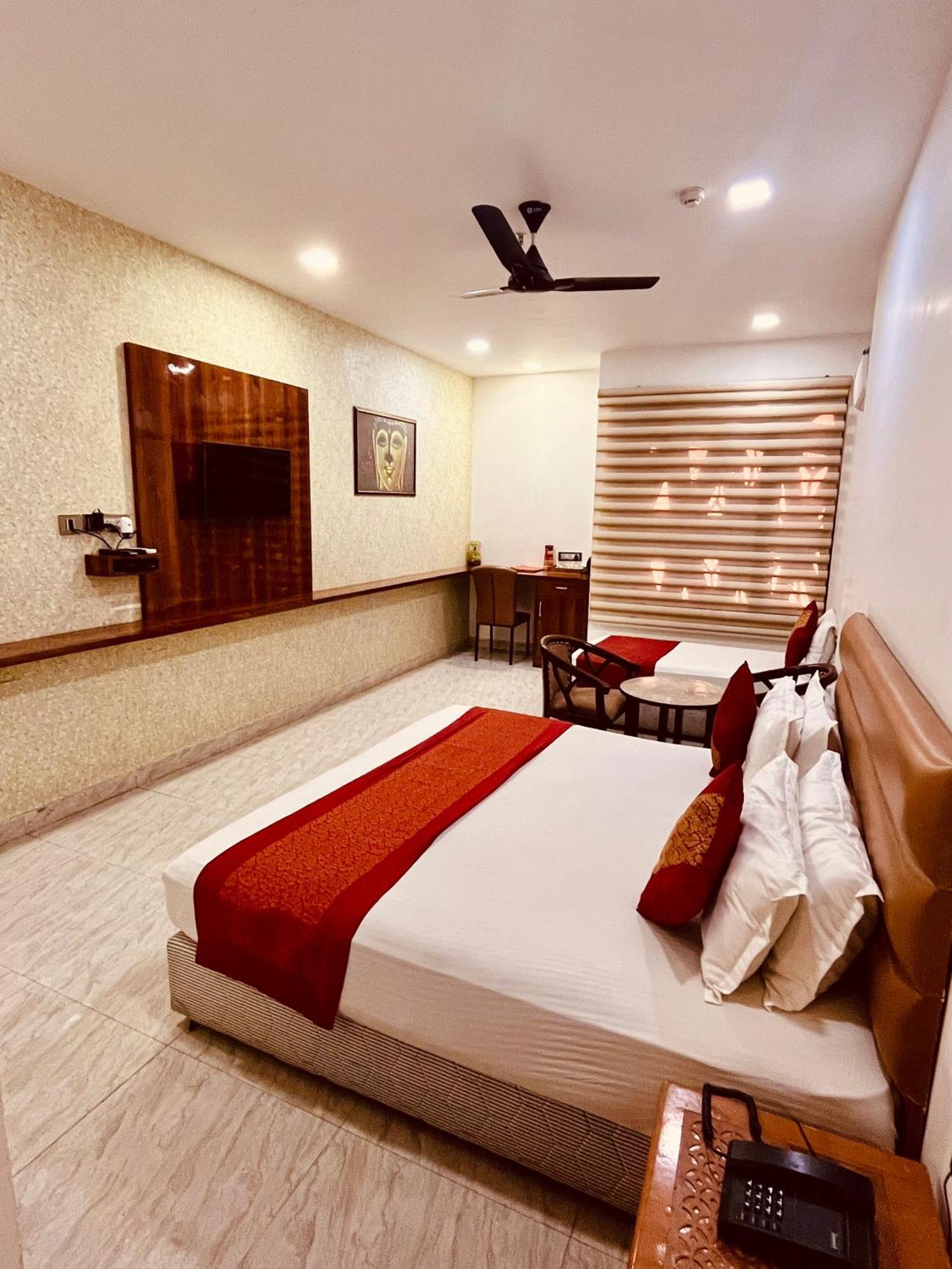 Amora Rooms Dwarka 新德里 外观 照片
